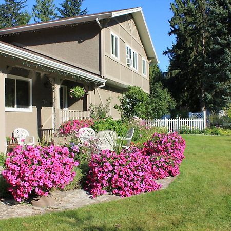 Alpenrose Revelstoke Bed & Breakfast Zewnętrze zdjęcie