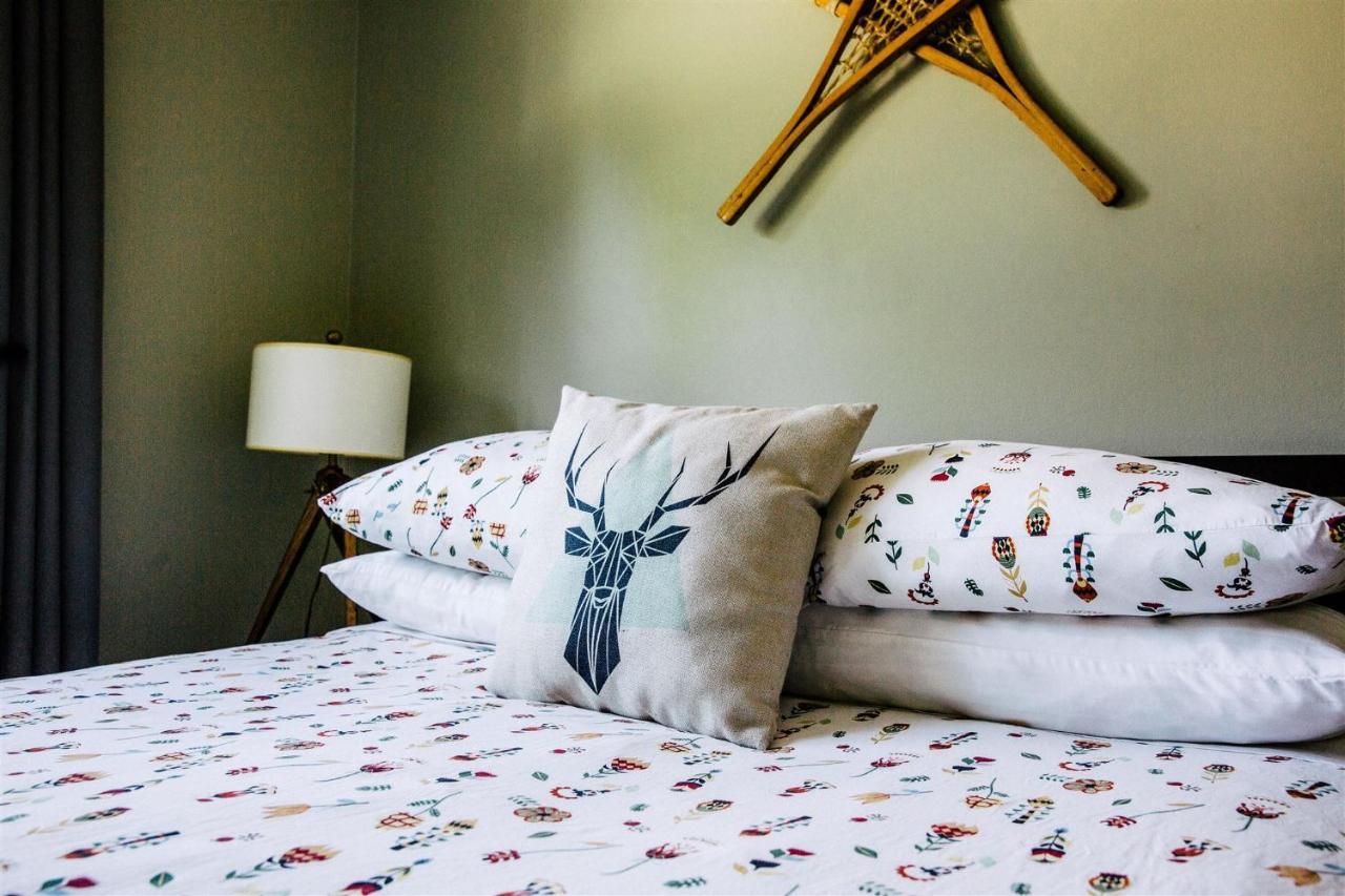 Alpenrose Revelstoke Bed & Breakfast Zewnętrze zdjęcie