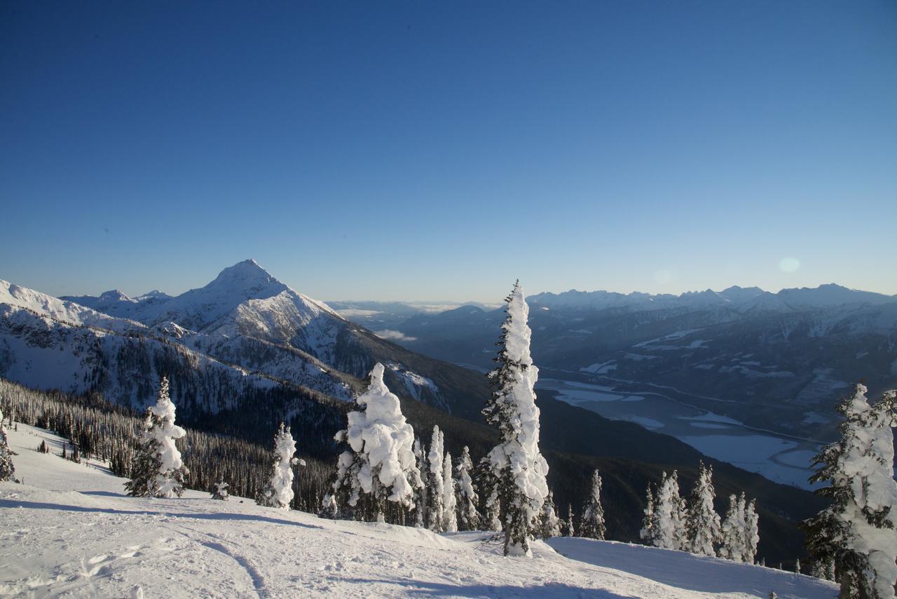 Alpenrose Revelstoke Bed & Breakfast Zewnętrze zdjęcie