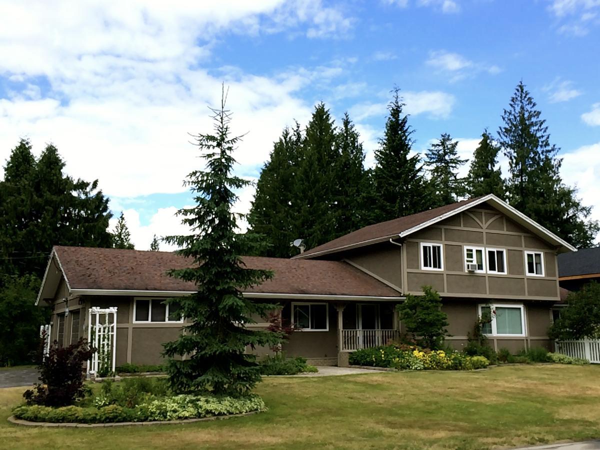 Alpenrose Revelstoke Bed & Breakfast Zewnętrze zdjęcie